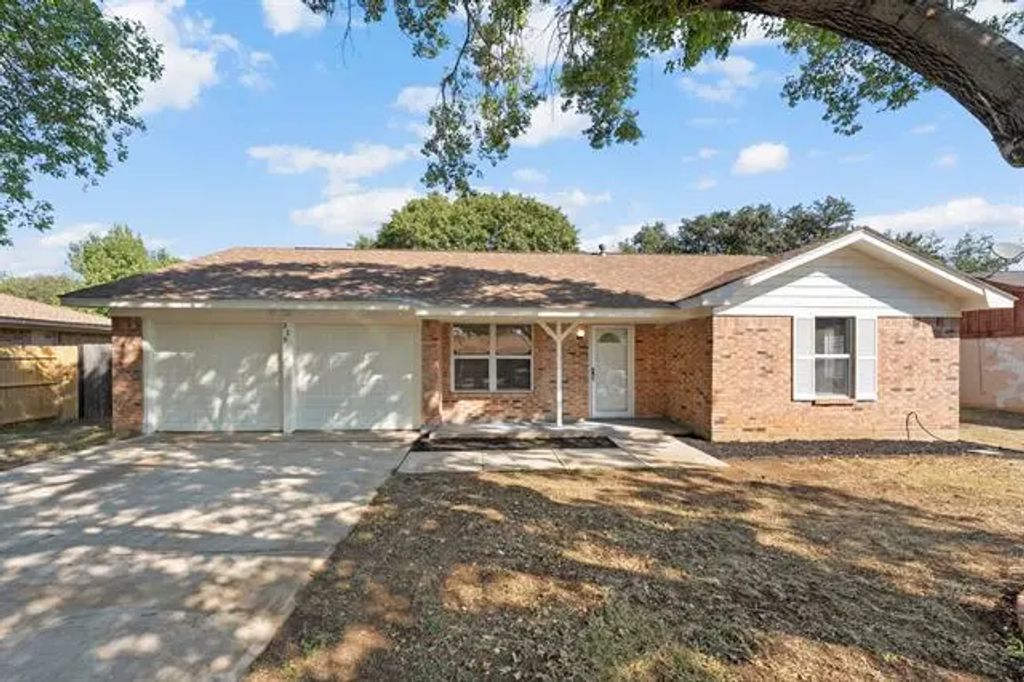 317 E Glendale Street, Crowley