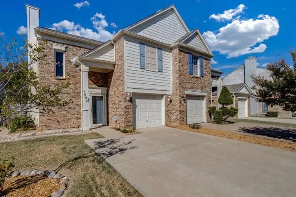 1605 Beach Lane, Arlington
