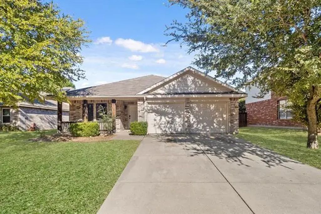 5968 Waterford Drive, Grand Prairie