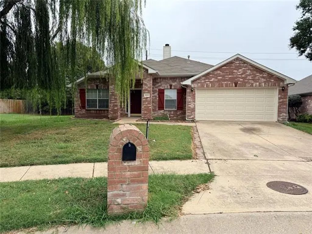 8201 Charter Bend, Denton