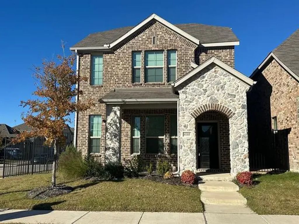 4105 Stockyard Station, Sachse