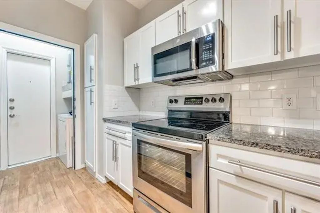 330 Las Colinas Boulevard E 140, Irving