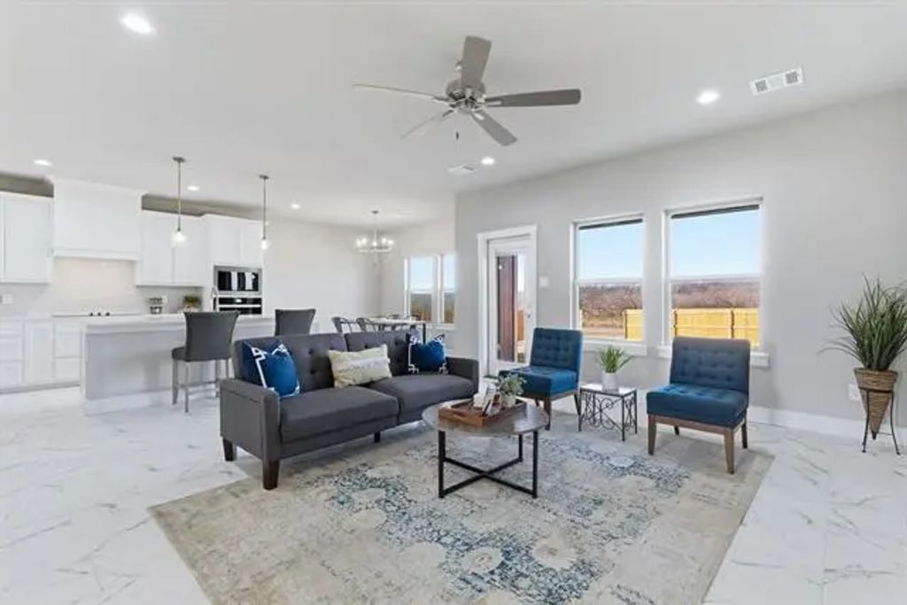 498 Cumberland Trail, Bridgeport