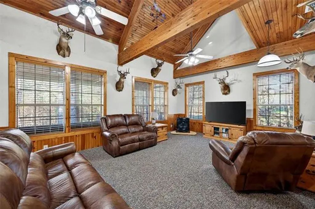 100 Bluebonnet Circle, Denison