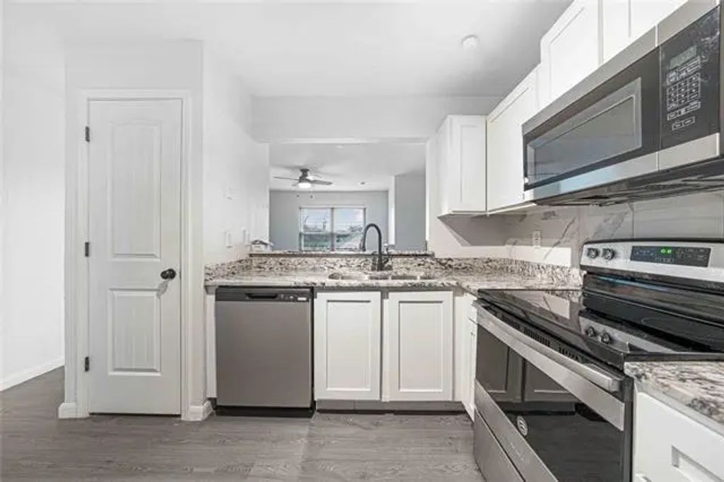 2200 E Trinity Mills Road 510, Carrollton