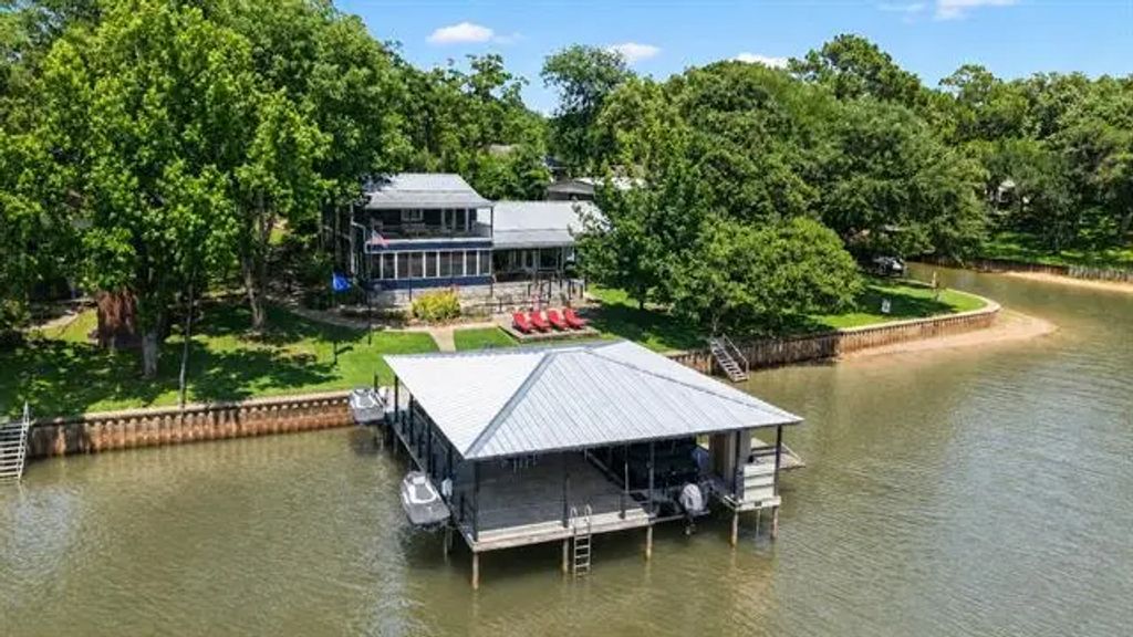 154 Bayside Circle, Malakoff