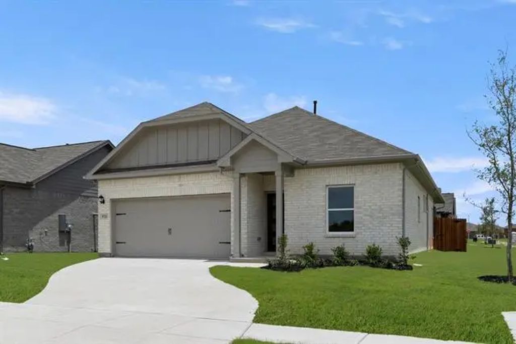 9713 Mcclane Farm Drive, Fort Worth