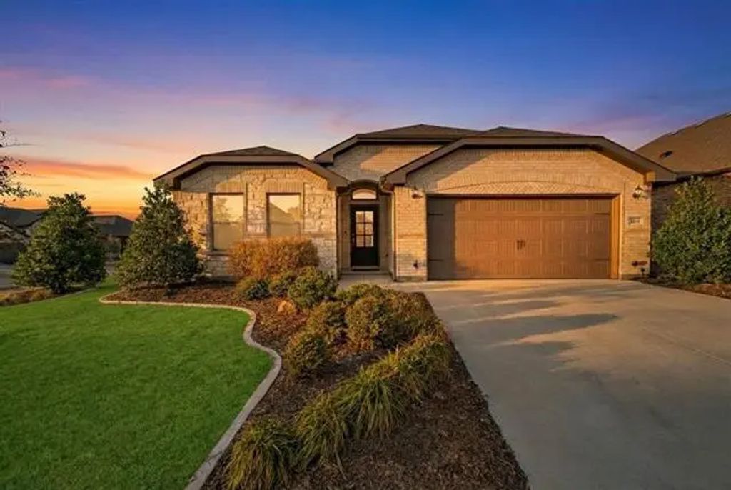 1840 Abelia Lane, Weatherford