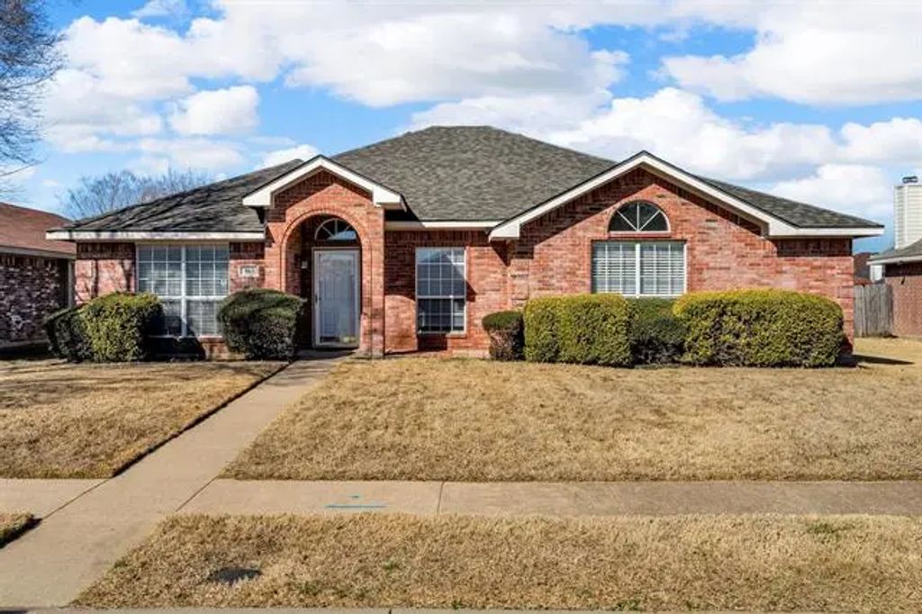 463 Overland Trail, Cedar Hill
