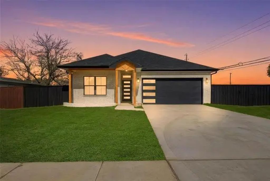 2633 Overland Drive, Farmers Branch