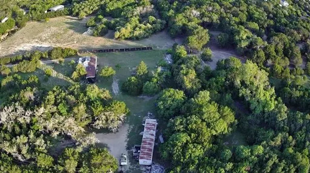 1275 County Road 4820, Kempner