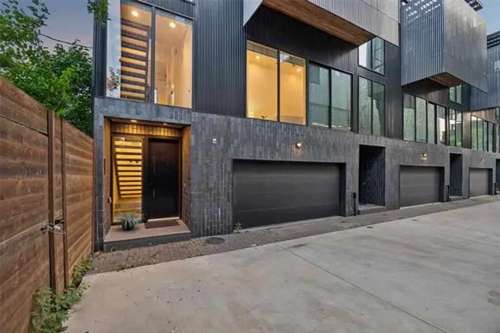 4828 Caxton Court, Dallas