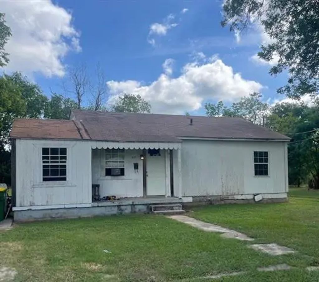 527 E Yeagua Street, Groesbeck