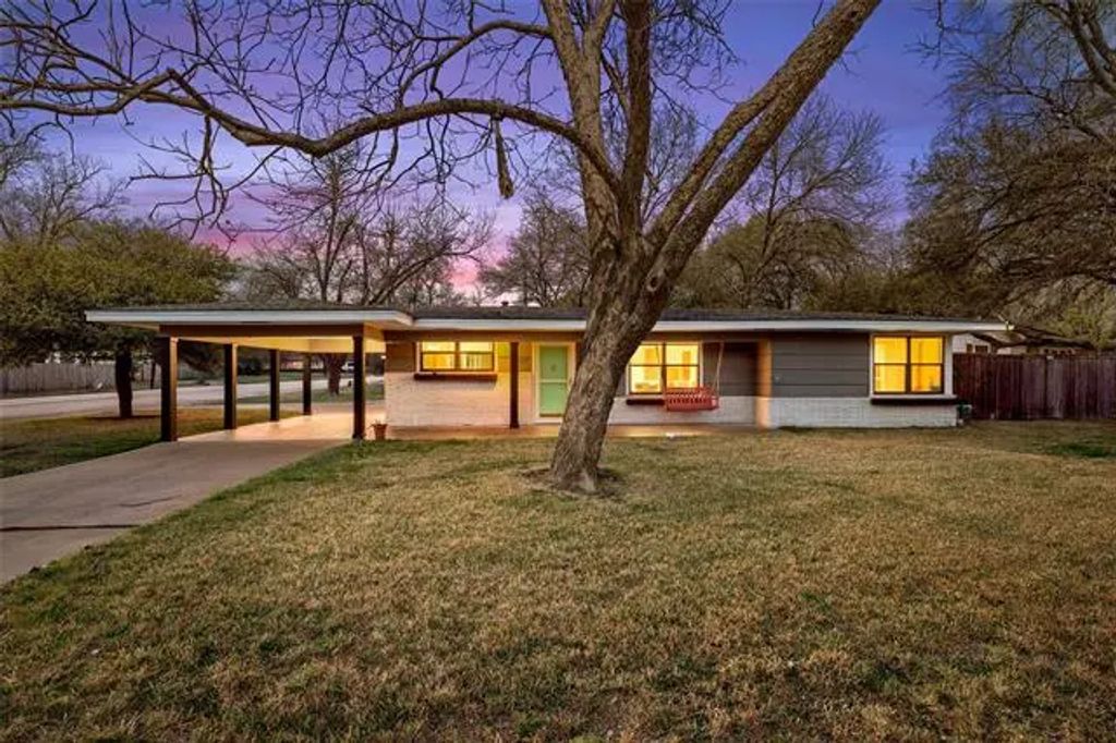4109 Sanger Avenue, Waco