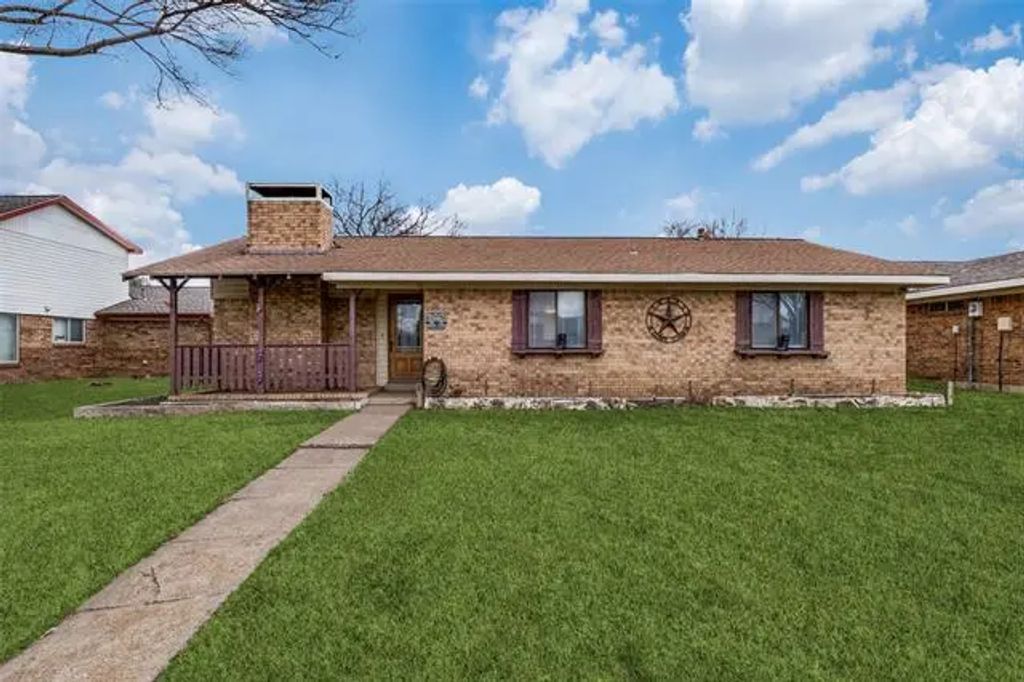 2010 Vail Drive, Garland