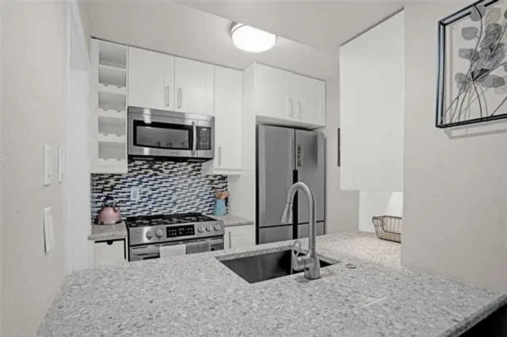 12834 Midway Road 2110, Dallas