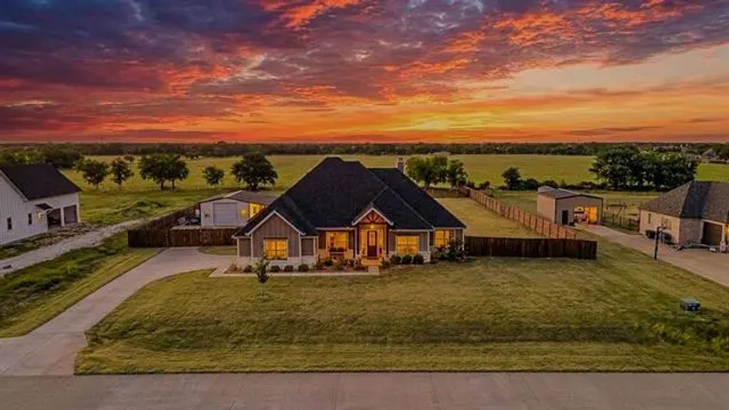 1777 Ryder Lee Lane, Waxahachie