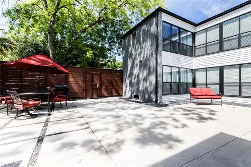 2806 Reagan Street 109, Dallas