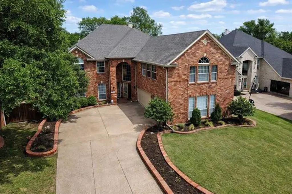 312 Crooked Tree Court, Coppell