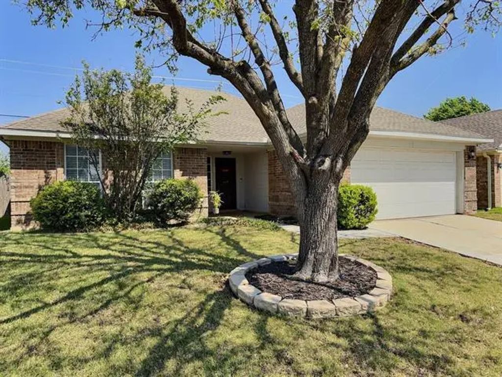 2806 Amberton Place, Euless