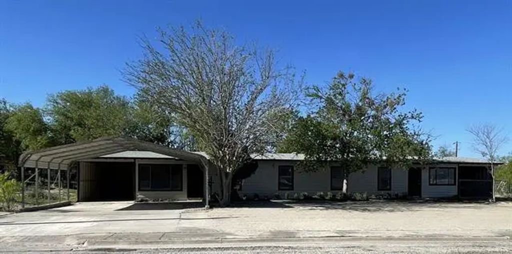 337-339 Long Drive, Del Rio