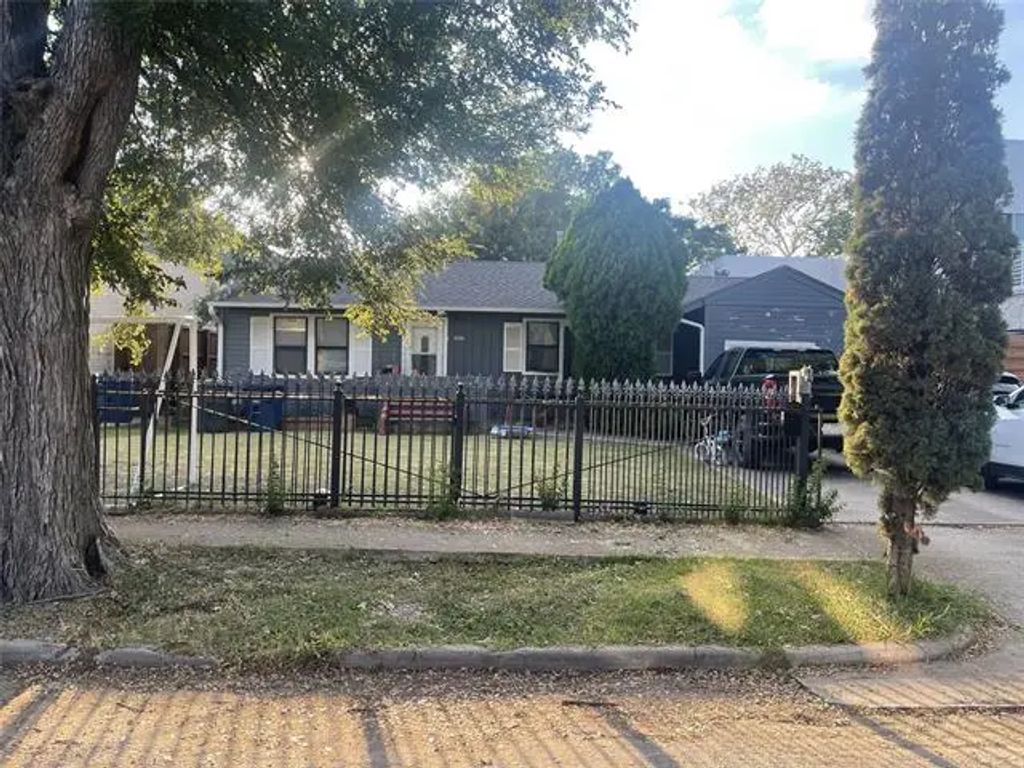 3817 Beechwood Lane, Dallas