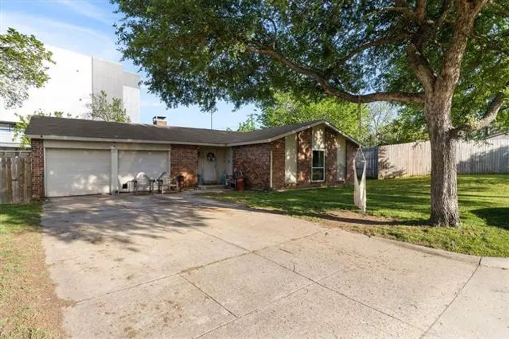 3721 French Wood Drive, Arlington