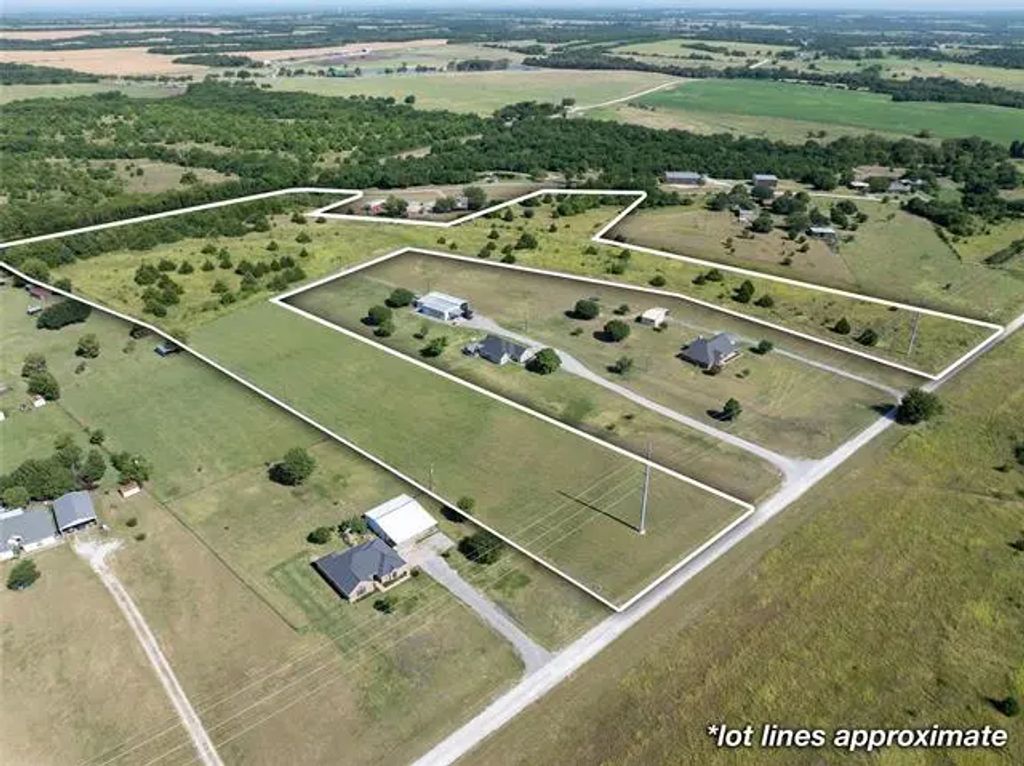 Midway Acres Drive, Howe