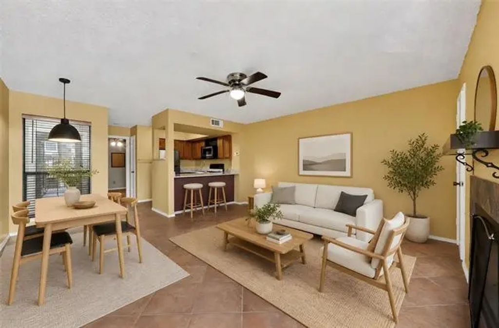 3109 Sondra Drive 107, Fort Worth