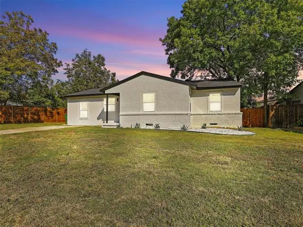 609 E Linda Drive, Garland