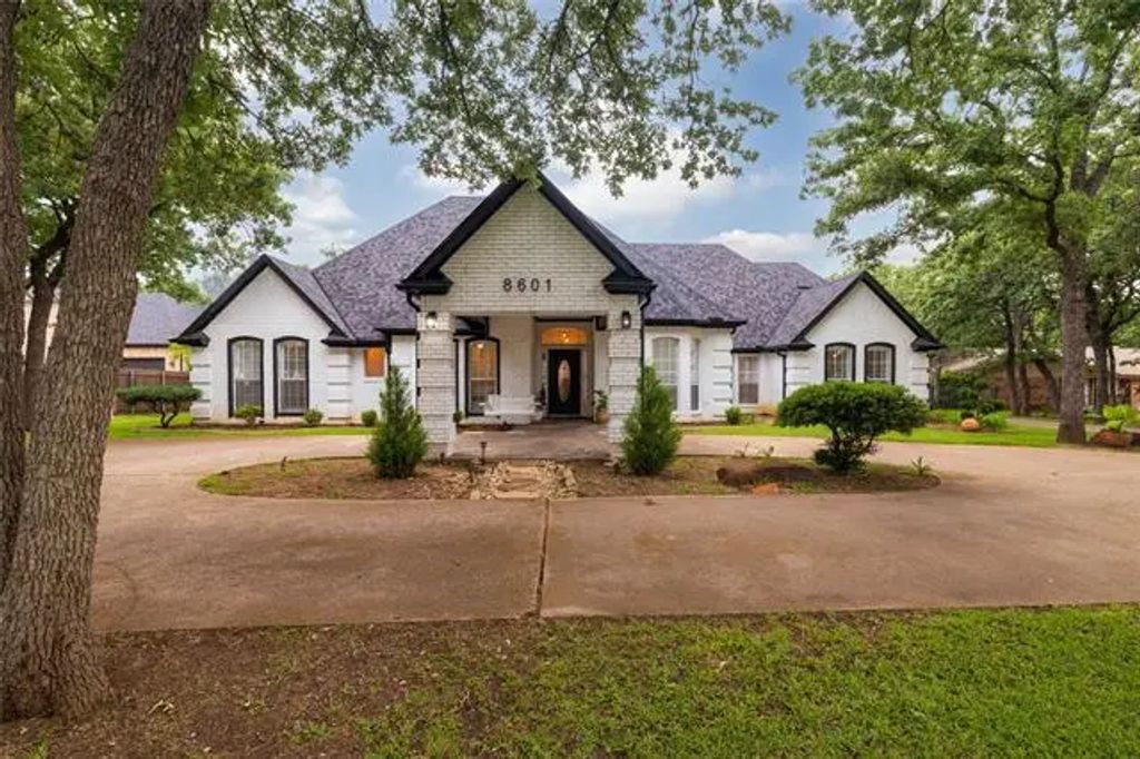 8601 Clay Hibbins Road, Keller