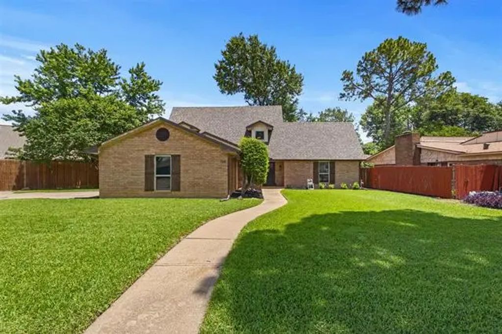 1310 Carriage Drive, Irving