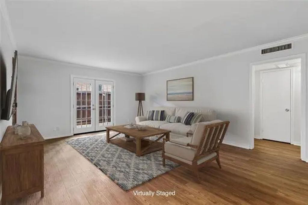 10021 Regal Park Lane 108, Dallas