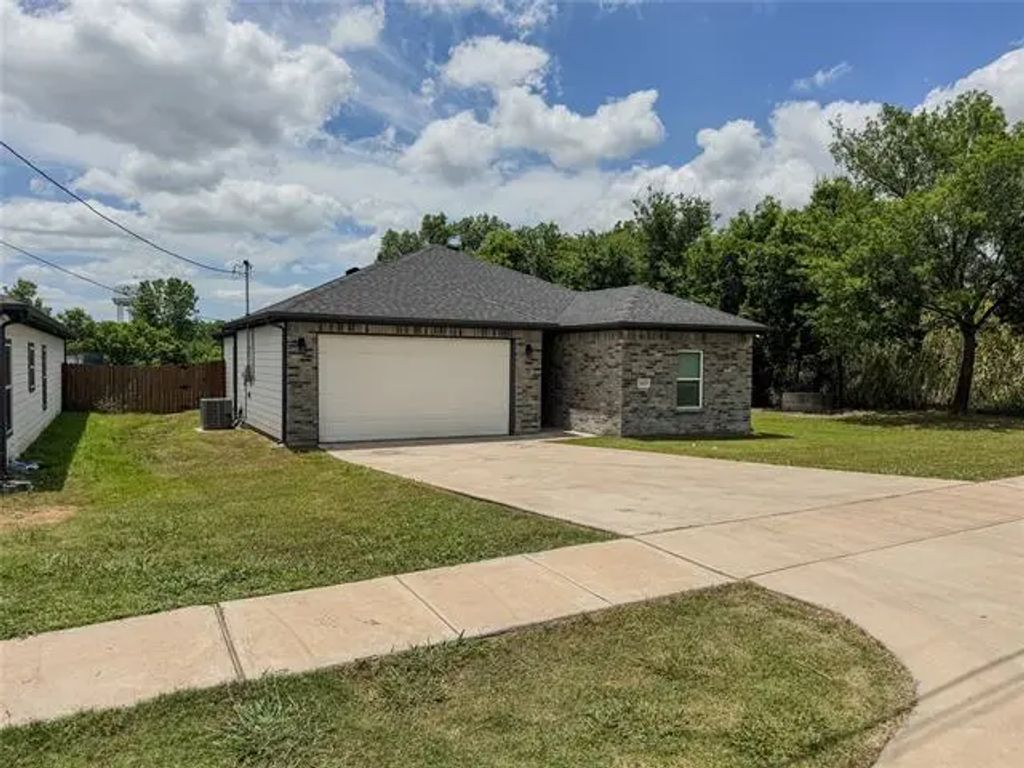 3105 Spencer Street, Greenville