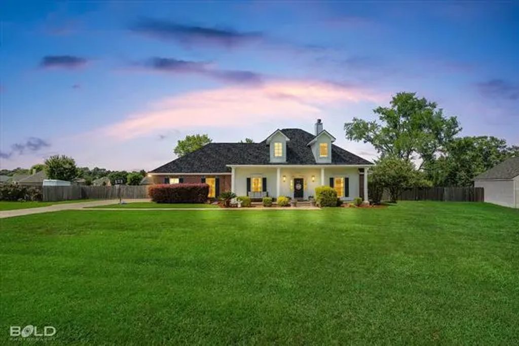 202 Clinton Drive, Stonewall