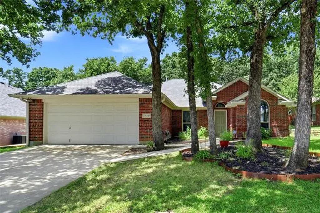 1378 Forest Creek Drive, Lewisville