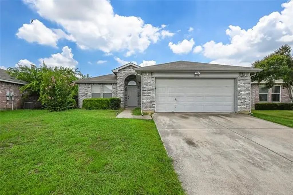 1604 Green Hill Drive, Arlington