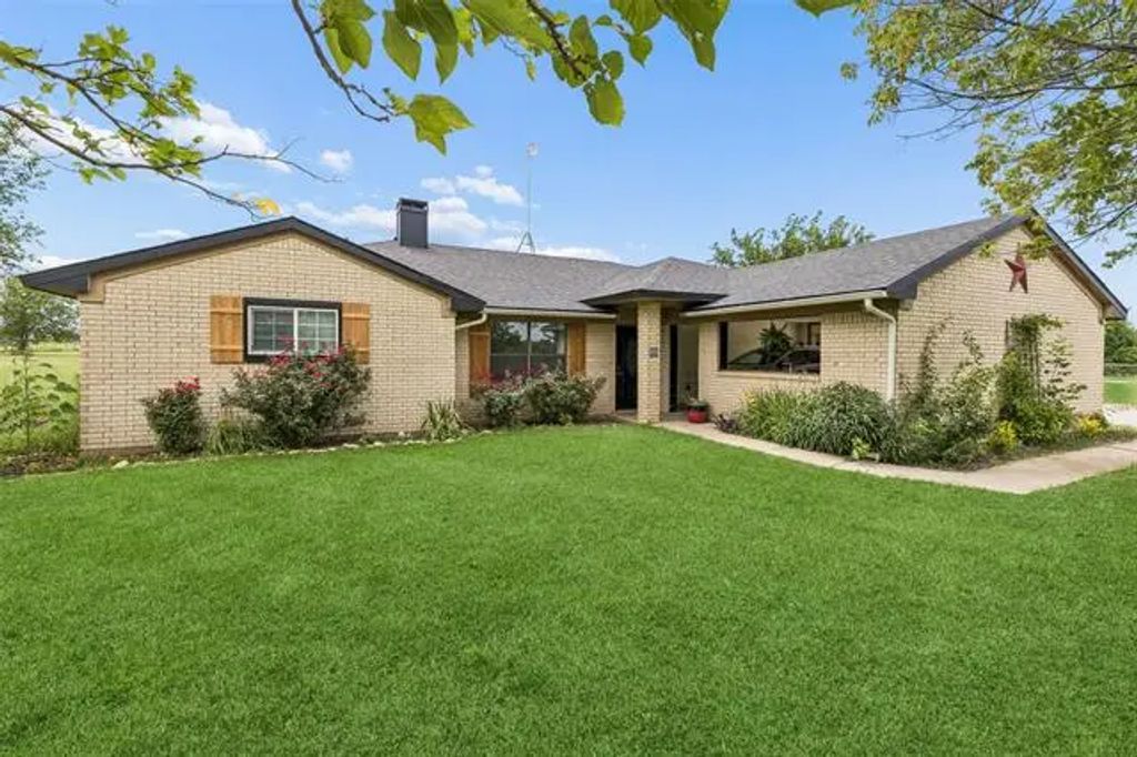 534 Conestoga Trail, Rhome