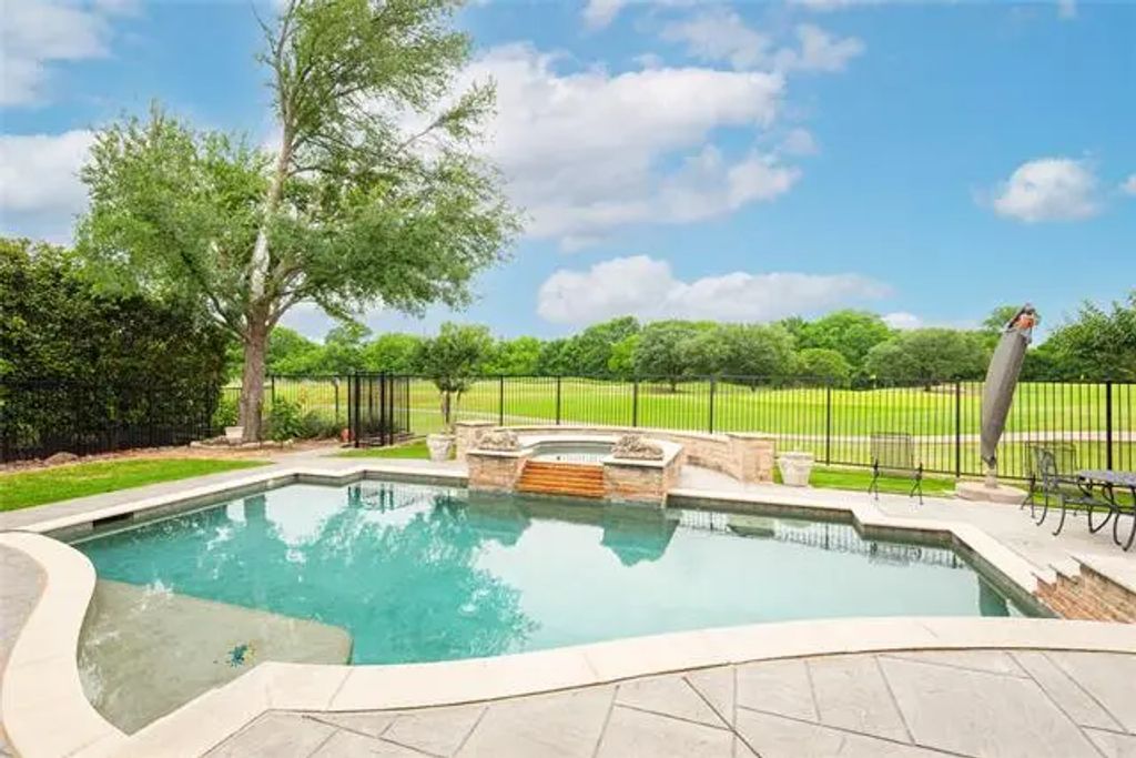 807 Glen Rose Drive, Allen