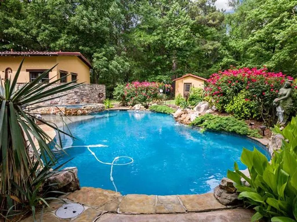 660 County Road 1334, Pittsburg