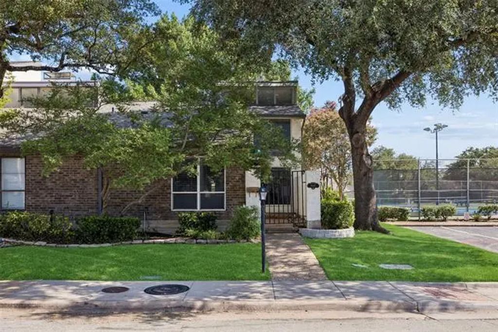9149 Emberglow Lane, Dallas