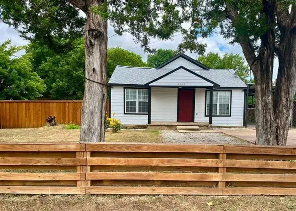 2965 Clovis Avenue, Dallas
