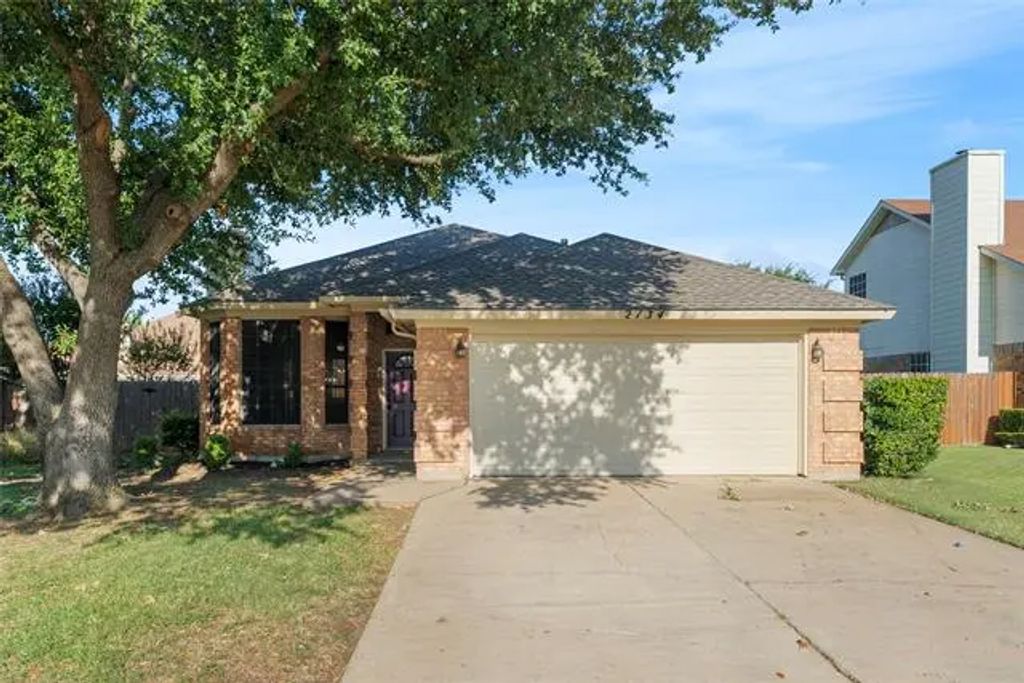 2134 Ridgecliff Drive, Keller