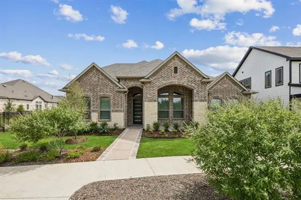 1004 Pearl Crescent Place, Crowley