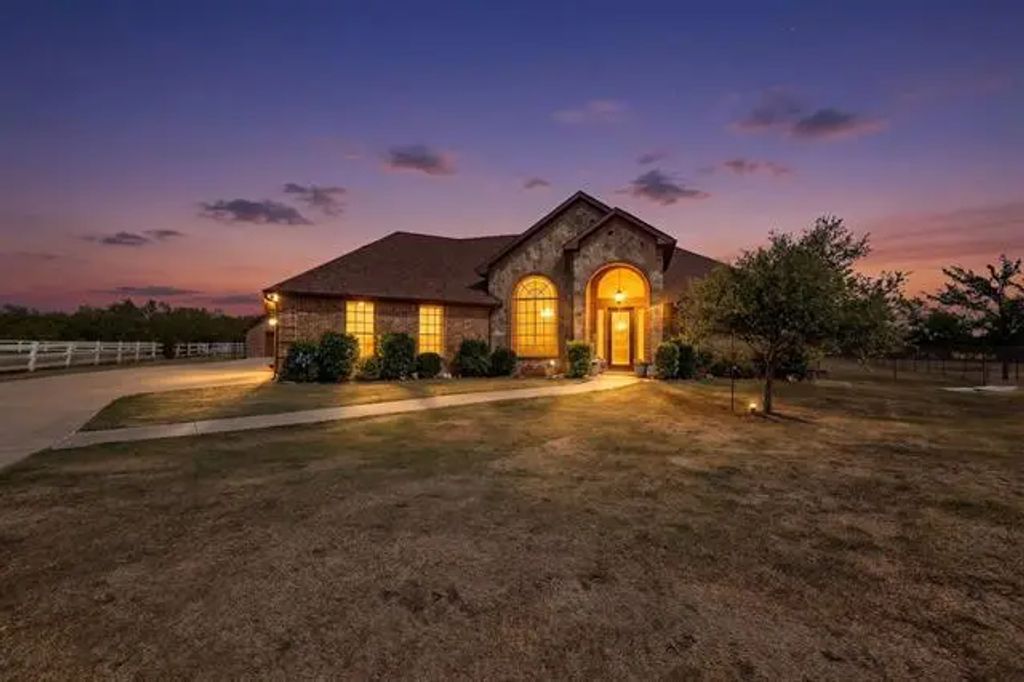 15440 Saddle Ridge Circle, Terrell