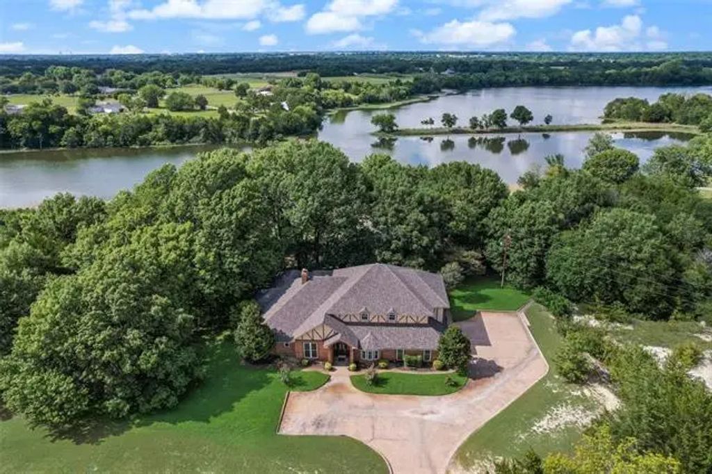 235 Taylor Road, Waxahachie