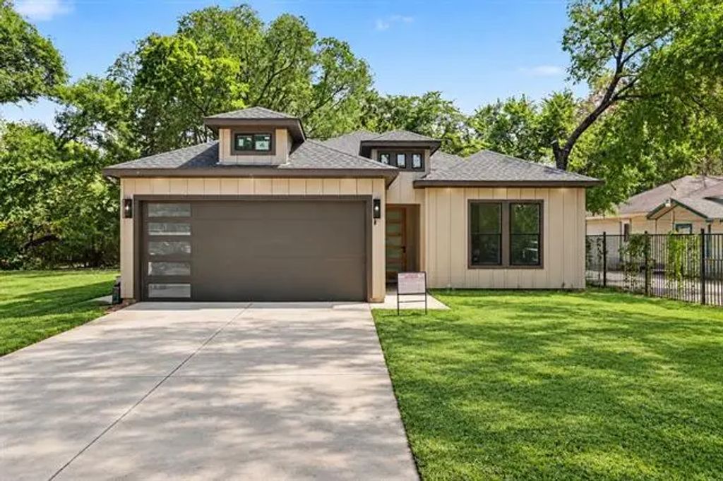 3804 De Maggio Avenue, Dallas