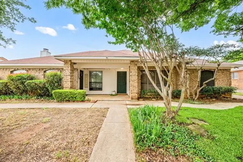 2911 Post Oak Drive, Euless