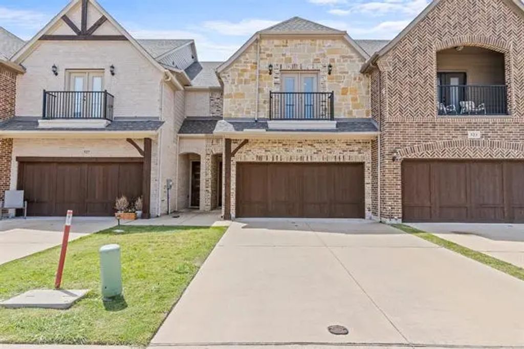 325 Featherstone Trail, Wylie