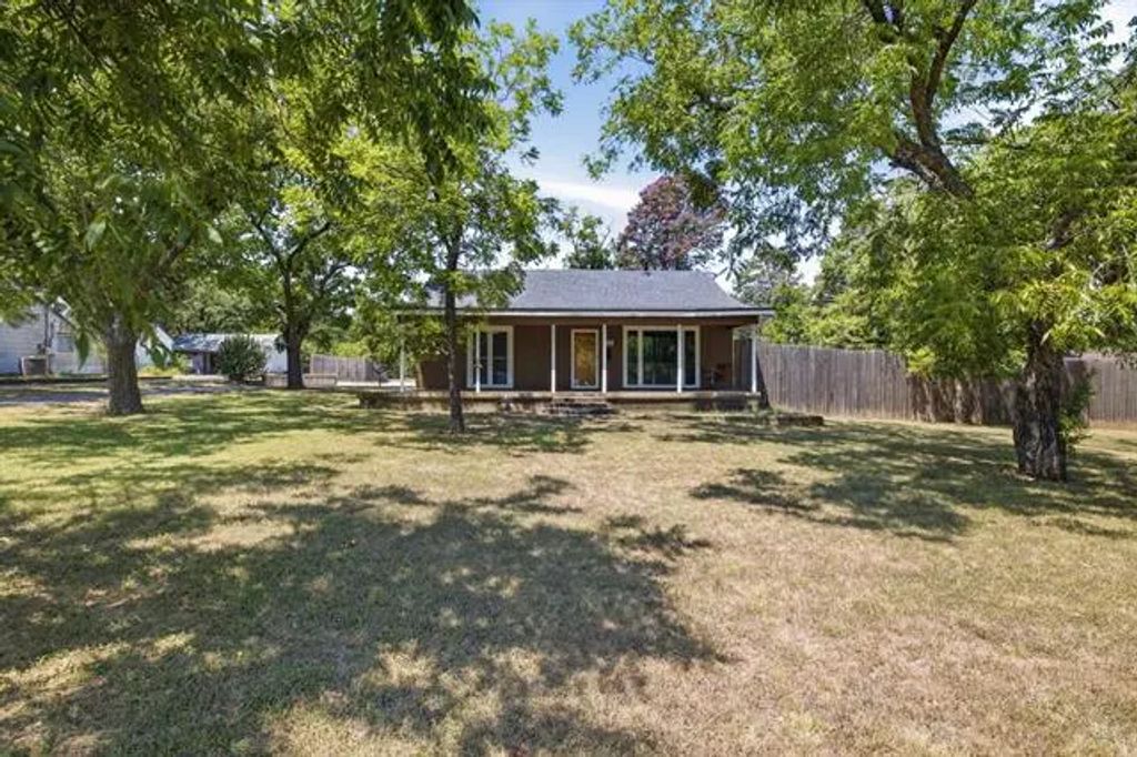 3025 Field Street, Haltom City